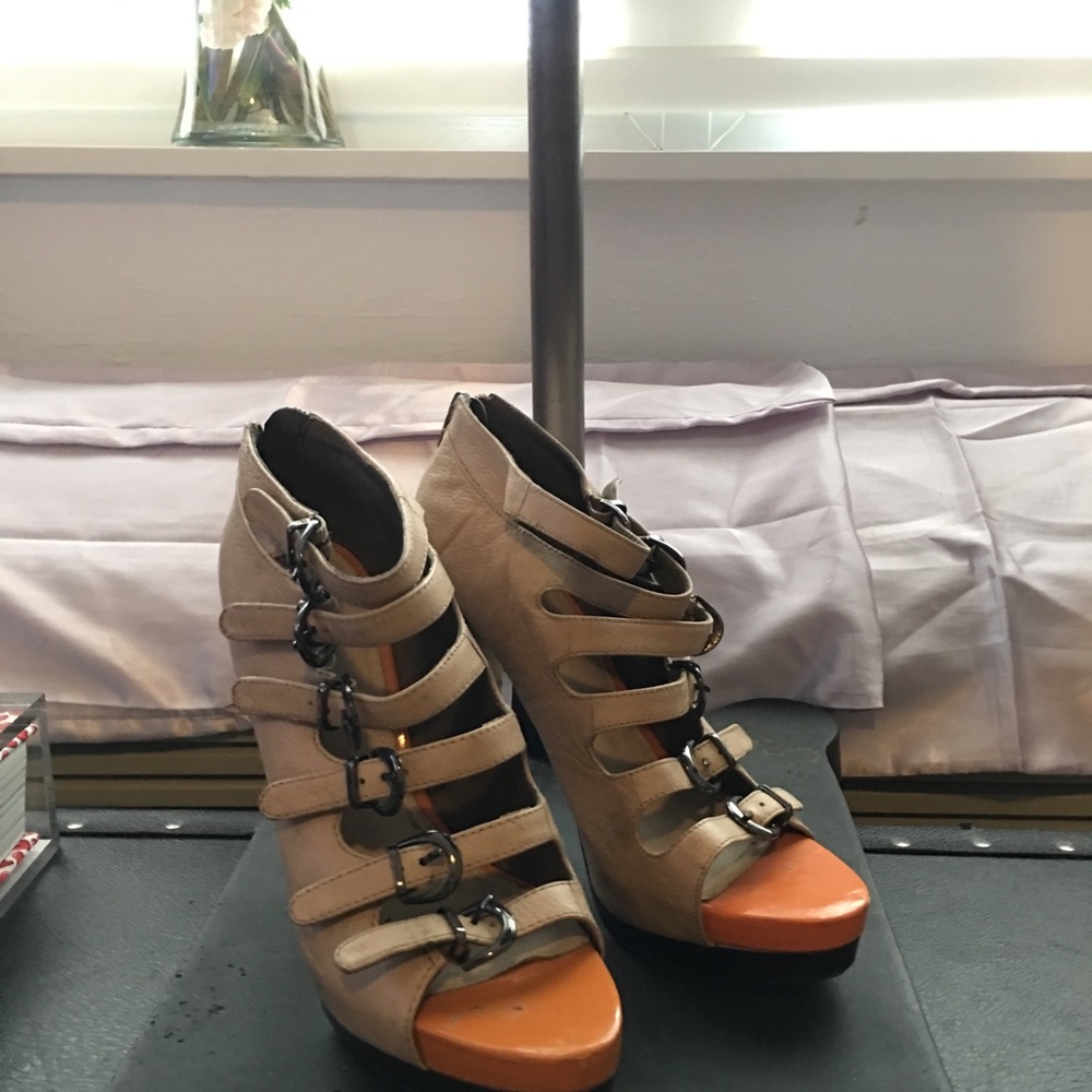 Heels - Picture 3 of 6